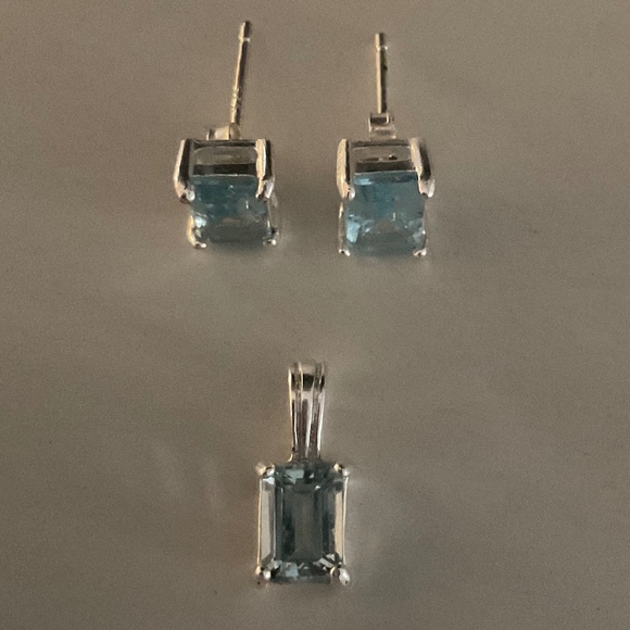 Aquamarine Small Pendant and Earring Set - Picture 1 of 3
